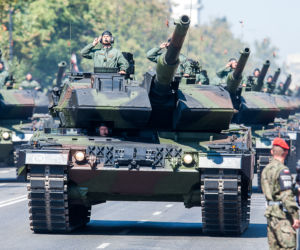 Defilada wojska w Warszawie