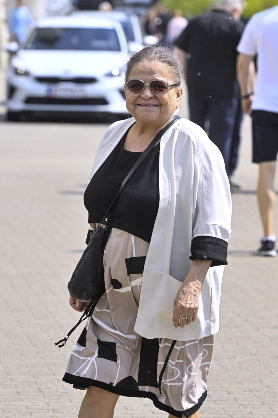 Pogrzeb Stanisławy Celińskiej. Tak się "wystroiły" gwiazdy. Karolak robił nawet zdjęcia telefonem! Wprowadzają nowy pogrzebowy savoir vivre?