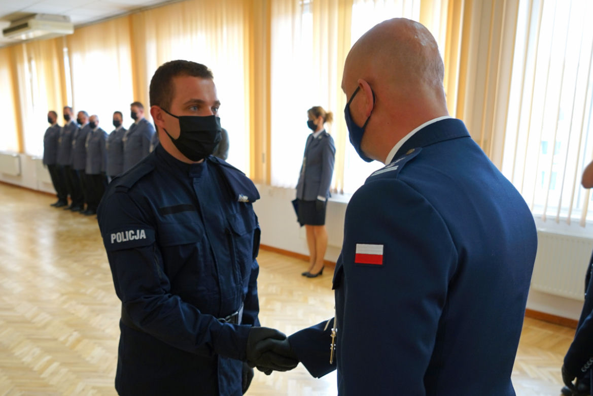W województwie kujawsko-pomorskim ślubowanie złożyło 33 nowych policjantów