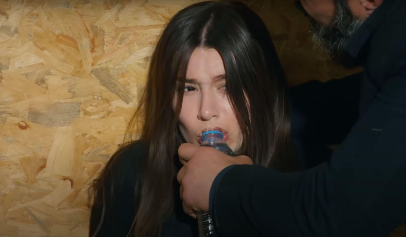 Ege odnajdzie Zeynep.