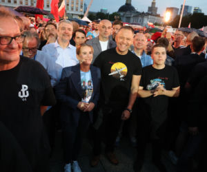 Rodzina Nawrockich śpiewa (nie)zakazane piosenki)