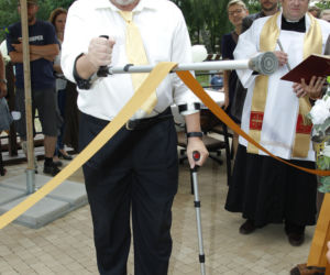 Blondynka 3 sezon. Wójt Traczyk (Andrzej Grabowski), ksiądz Andrzej Błażejczyk (Olaf Lubaszenko)