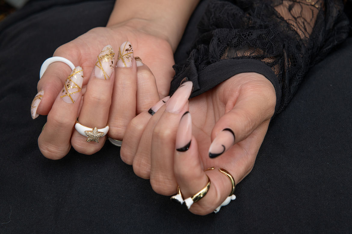 Modne paznokcie na ten sezon! Postaw na ten manicure - kolory i kształty