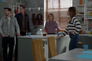 Pierwsza miłość odc. 4162. Marysia (Aneta Zając), Kacper (Damian Kulec), Marta (Honorata Witańska), Piotrek (Michał Mikołajczak)