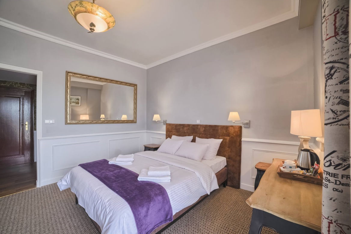 Hotel Grand w Częstochowie wystawiony na sprzedaż