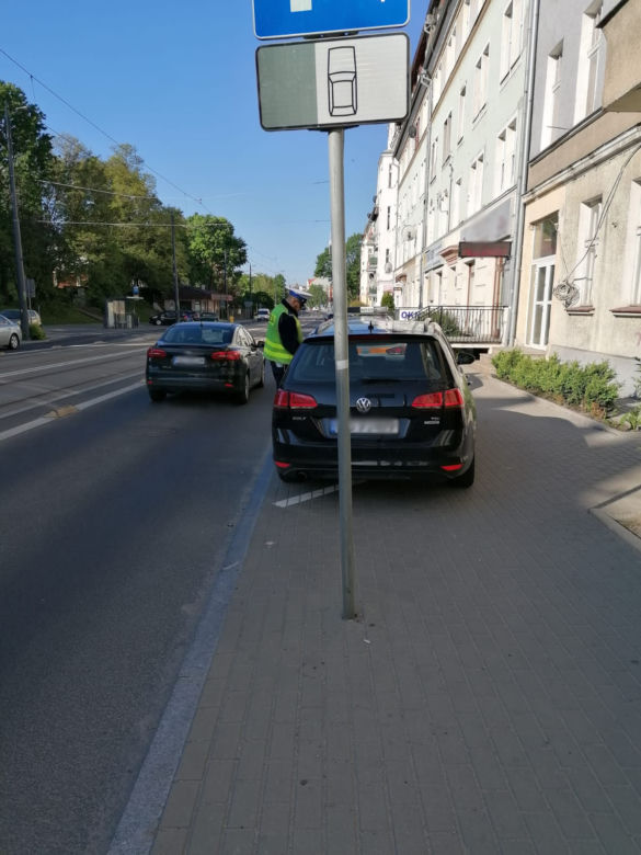 Olsztyn: Policja kontroluje kierowców na przystankach wiedeńskich