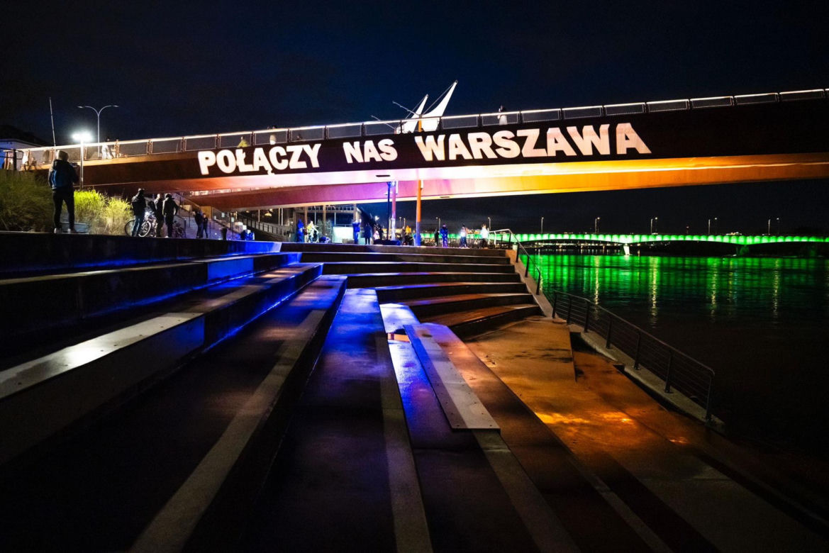Tak wygląda nowy most w Warszawie. Kładka pieszo-rowerowa nad Wisłą otwarta