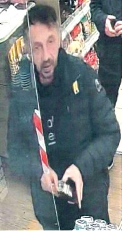Tego mężczyzny poszukuje niemiecka policja. Chciał zapłacić fałszywym banknotem. To prawdopodobnie Polak!