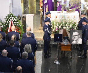 Młody policjant zginął w potwornym wypadku. Pogrzeb Kacpra Mierzejewskiego