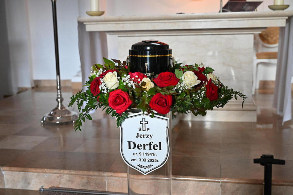 Pogrzeb - Jerzy Derfel