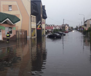 Burze w Podlaskiem. Zalane ulice, posesje, piwnice. Strażacy liczą straty