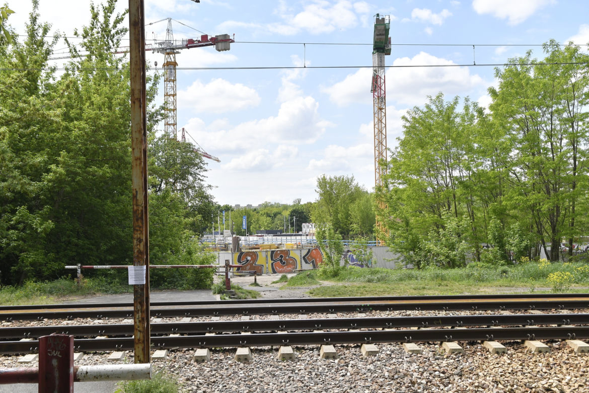 Kolejarze zabiorą mieszkańcom jedyne dojście do rezerwatu. Nie ma pieniędzy na tunel pod torami