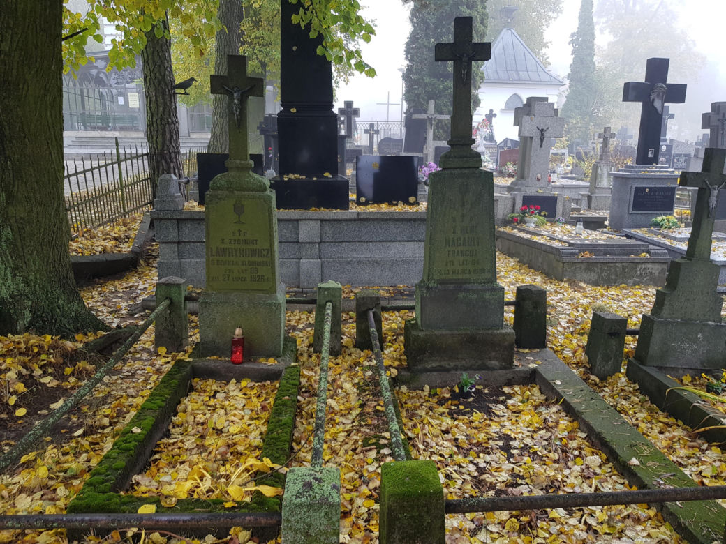Zrobiliśmy spacer po białostockich nekropoliach. Sprawdź w jakim stanie są nagrobki historycznych postaci [ZDJĘCIA]