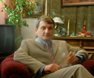 Kiedyś Plebanię oglądały miliony. Jak dziś wyglądają aktorzy z kultowego serialu TVP?