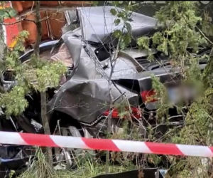 Zjechał ze swojego pasa prosto pod ciężarówkę, zginął na miejscu. Tragedia na DK 62 pod Wyszkowem