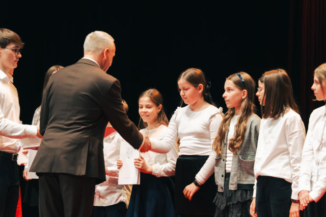 Najzdolniejsi uczniowie odebrali stypendia Prezydenta Miasta Siedlce