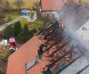 Pożar domu w Karpnikach na Dolnym Śląsku