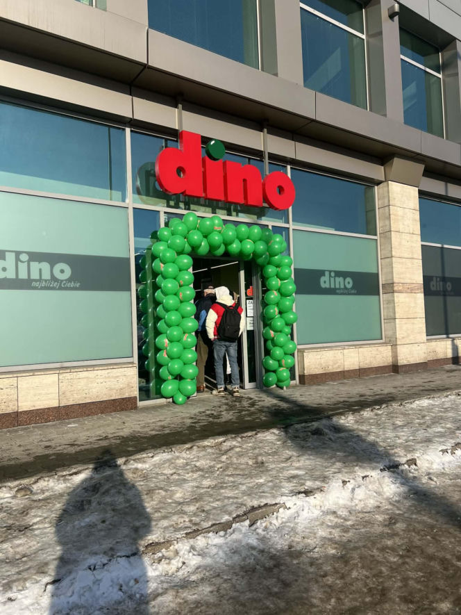 Pierwszy sklep Dino w Warszawie - dzień otwarcia
