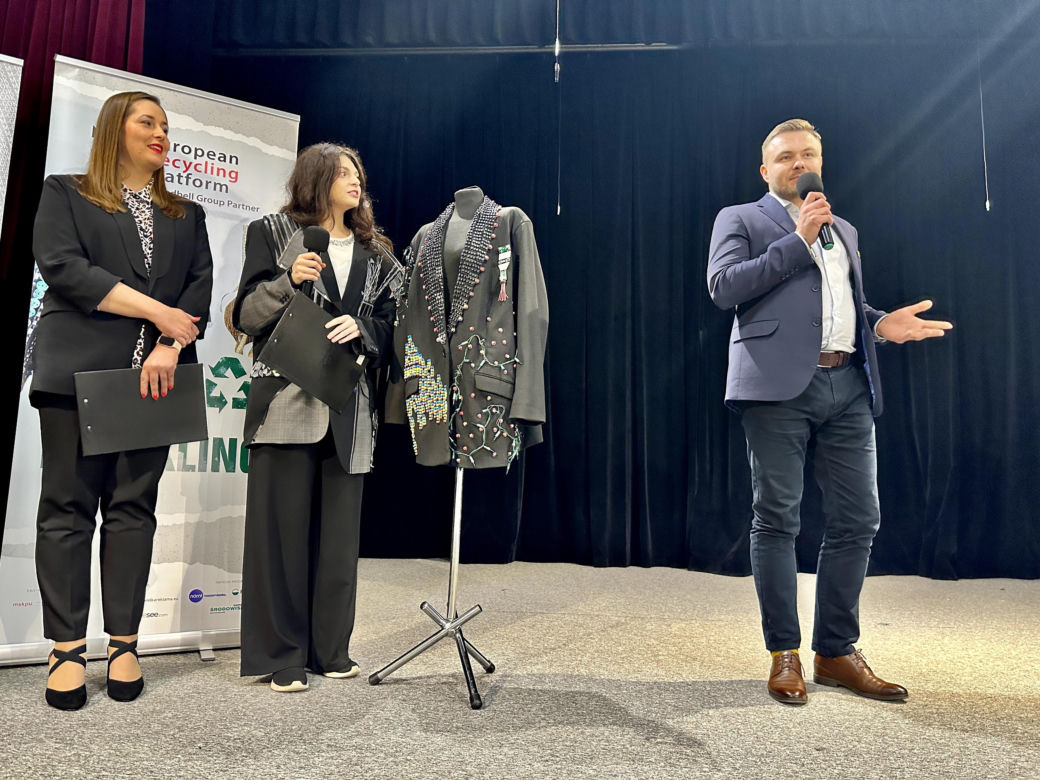 Szykowne śmieci – projekt „Moda na recykling” w gminie Mordy