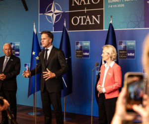 Rutte na szczycie w Ankarze: Polska jest liderem inwestycji w siły zbrojne