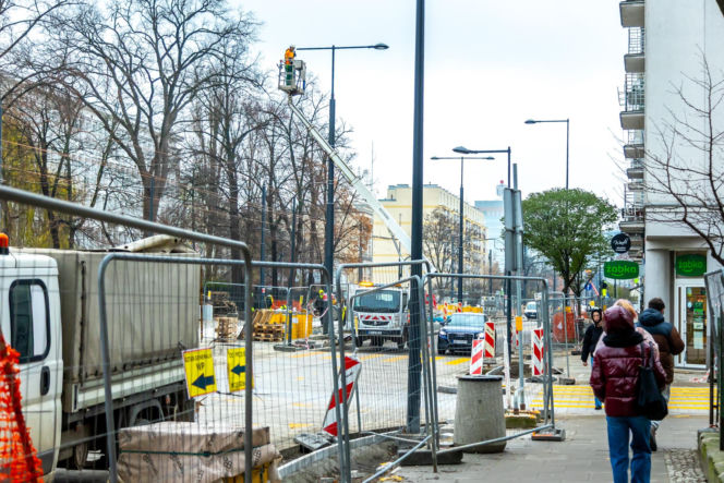 Tramwaj wzdłuż ul. Rakowieckiej w Warszawie - budowa