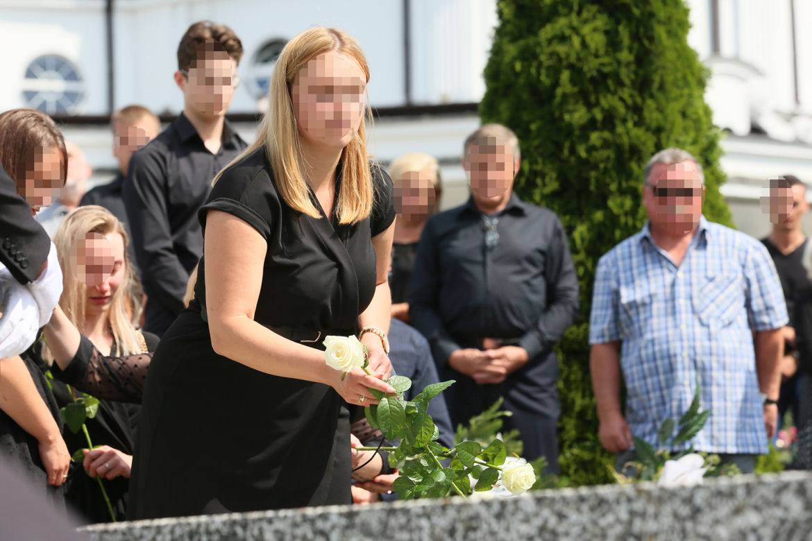 Tragicznie zmarłego kierowcę pożegnał sznur ciężarówek. Pogrzeb Roberta S.