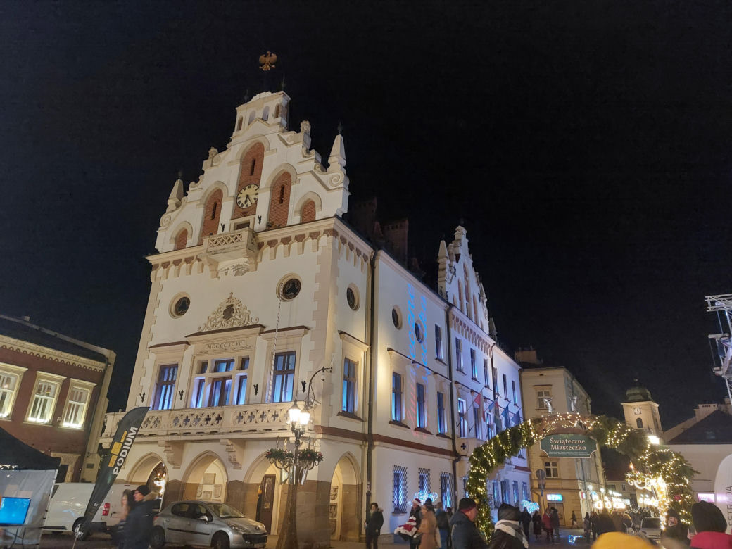 Świąteczne Miasteczko w Rzeszowie otwarte