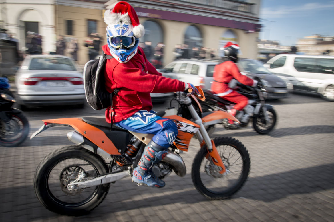 MotoMikołaje 2015 Lublin: Motocykliści z prezentami dla dzieci