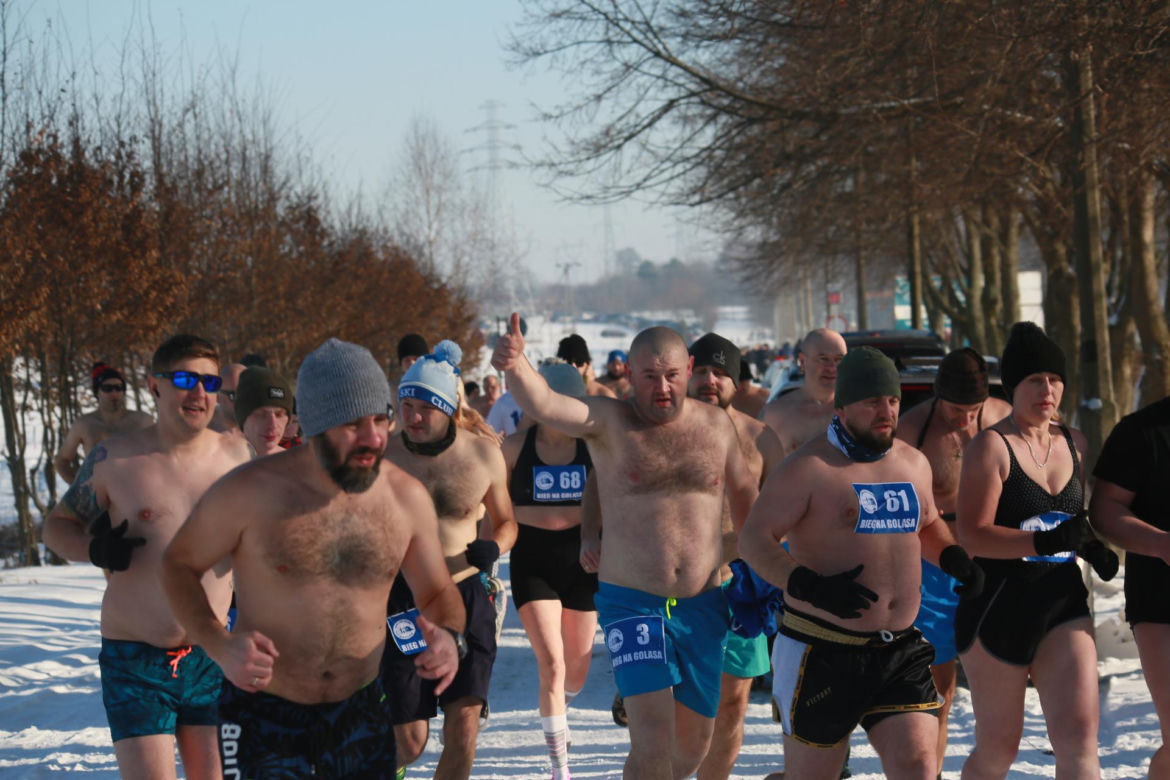 „Im mniej ubrań tym lepiej” Nad Zalewem Zembrzyckim w Lublinie odbył się „bieg na golasa”! 