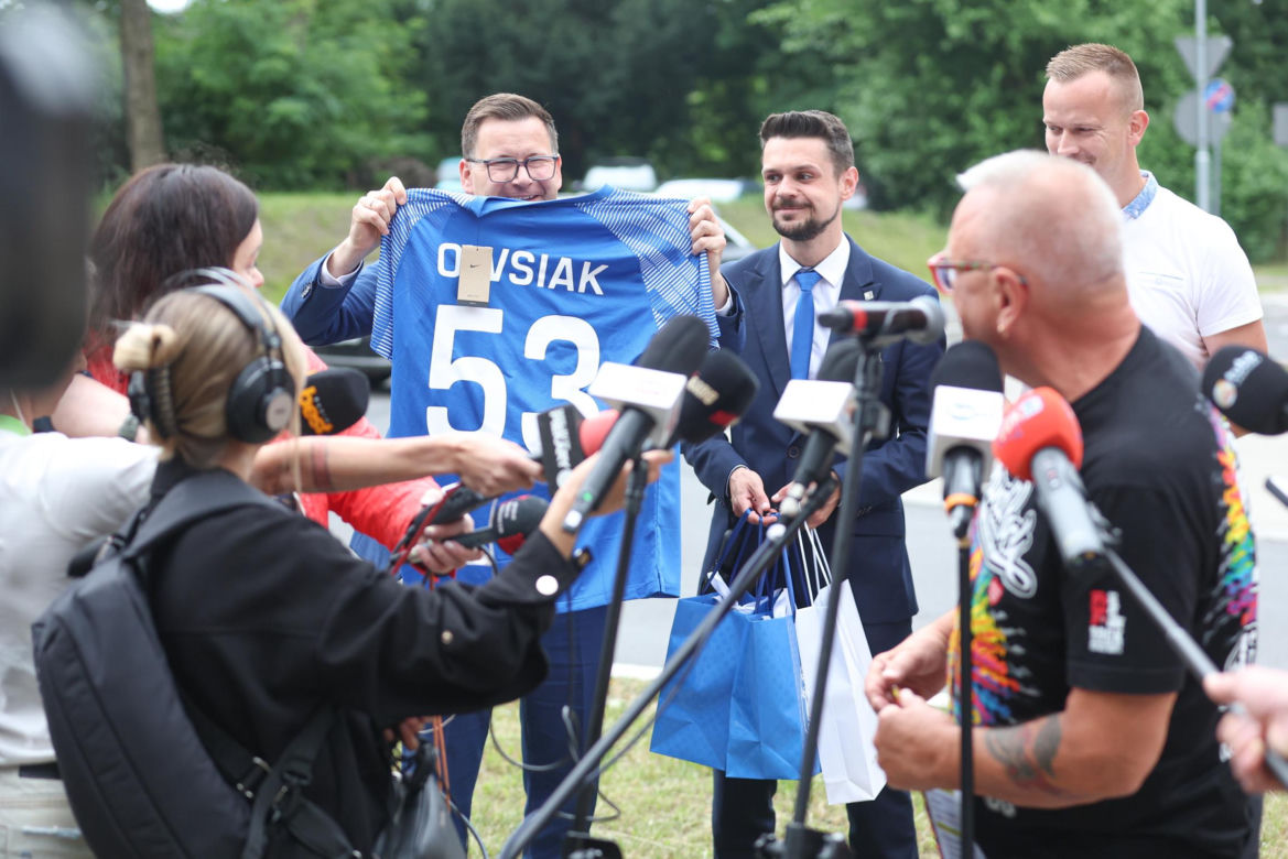 Jerzy Owsiak w koszulce Ruchu Chorzów