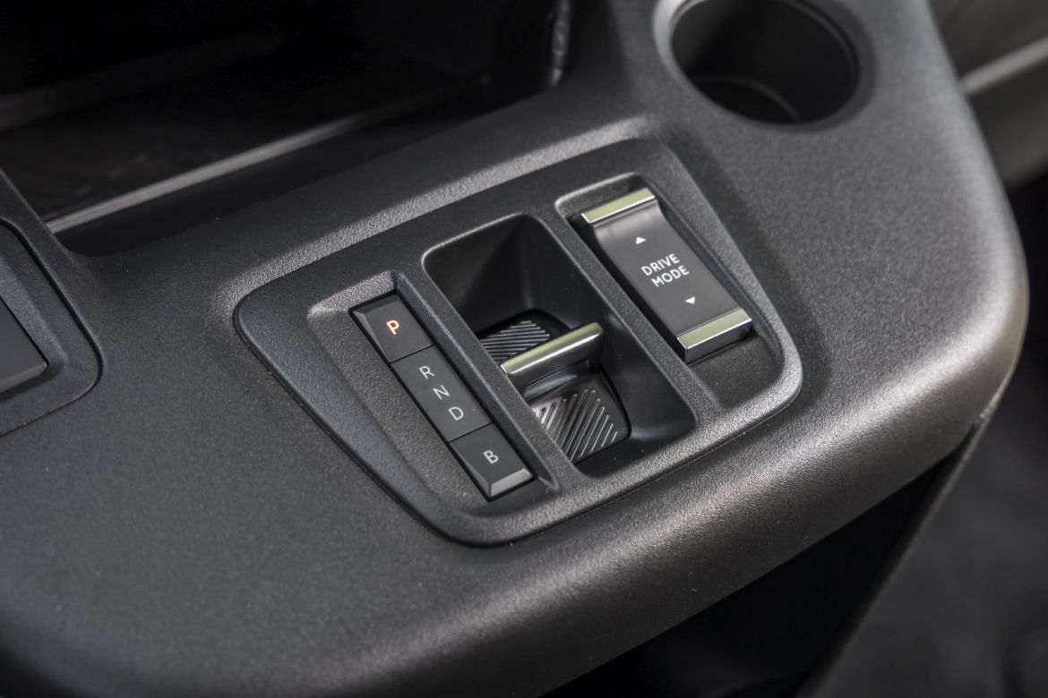Citroen ë-Berlingo i Peugeot e-Partner - selektor skrzyni biegów i trybów jazdy