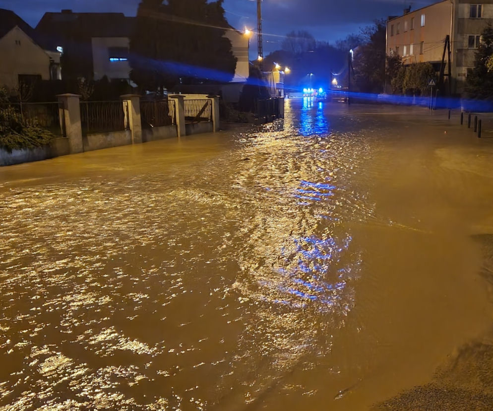 Burze i ulewy na Śląsku. Dziesiątki interwencji straży pożarnej. Ulice zamieniły się w rzeki!