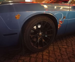 Świąteczny Zlot Amerykańskich Samochodów na Rynku w Lesznie