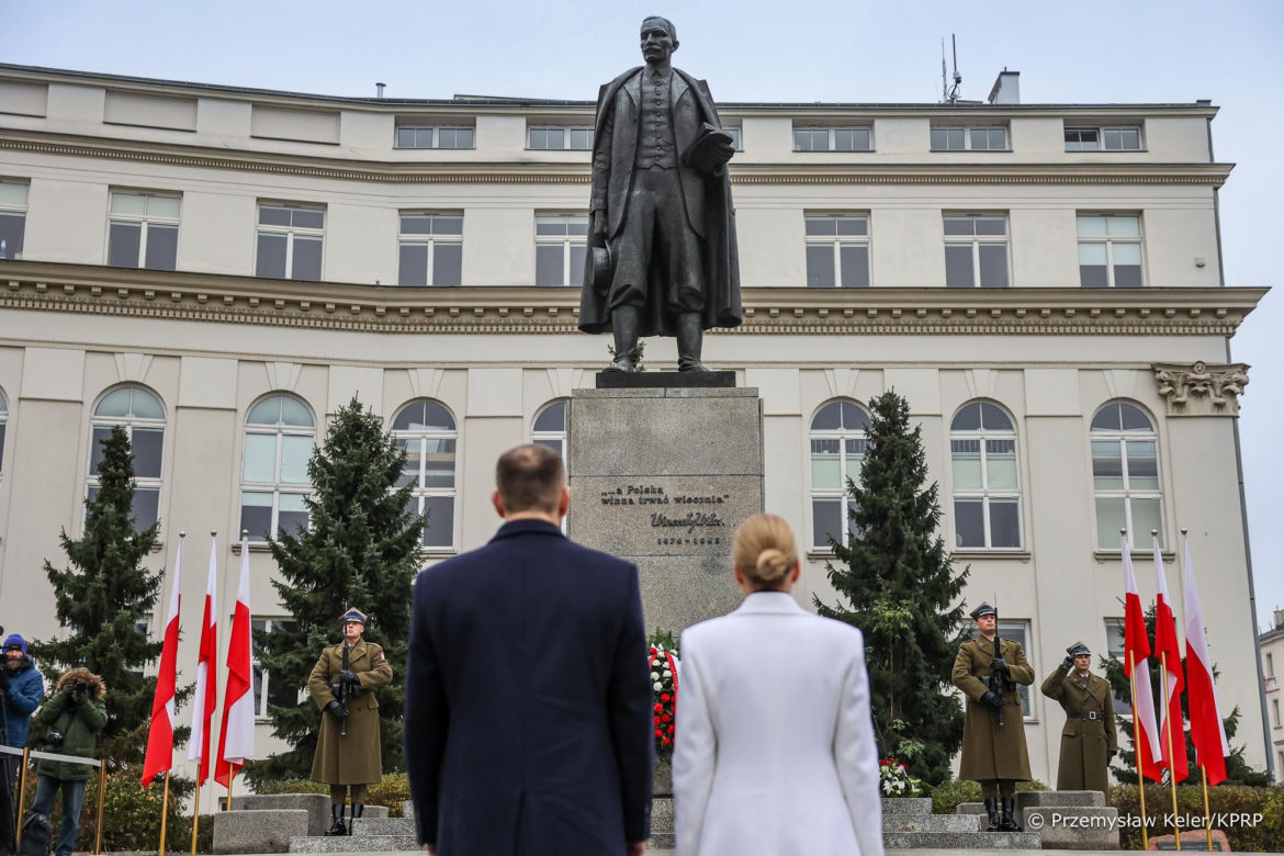 Marta Nawrocka i Paulina Kosiniak-Kamysz. Porównujemy ich stylizacje z 11 listopada [ZDJĘCIA]