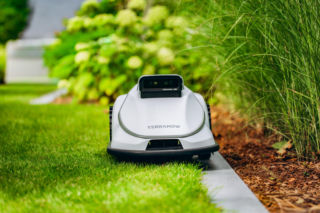 Koszenie bez kabli, stresu i hałasu. Precyzja ludzkiego oka w nowoczesnych robotach TerraMow V1000 i V600