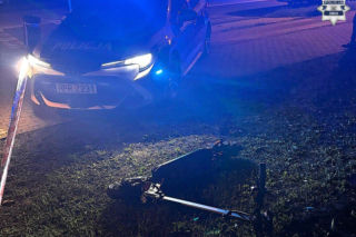 Policjanci chcieli zatrzymać hulajnogę. Chwilę później 18-latek leżał na ziemi
