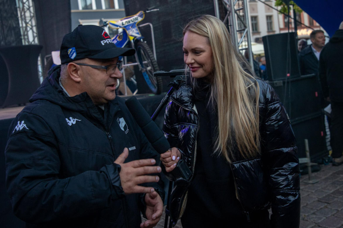 Mistrzowska feta Apatora na Rynku Staromiejskim w Toruniu