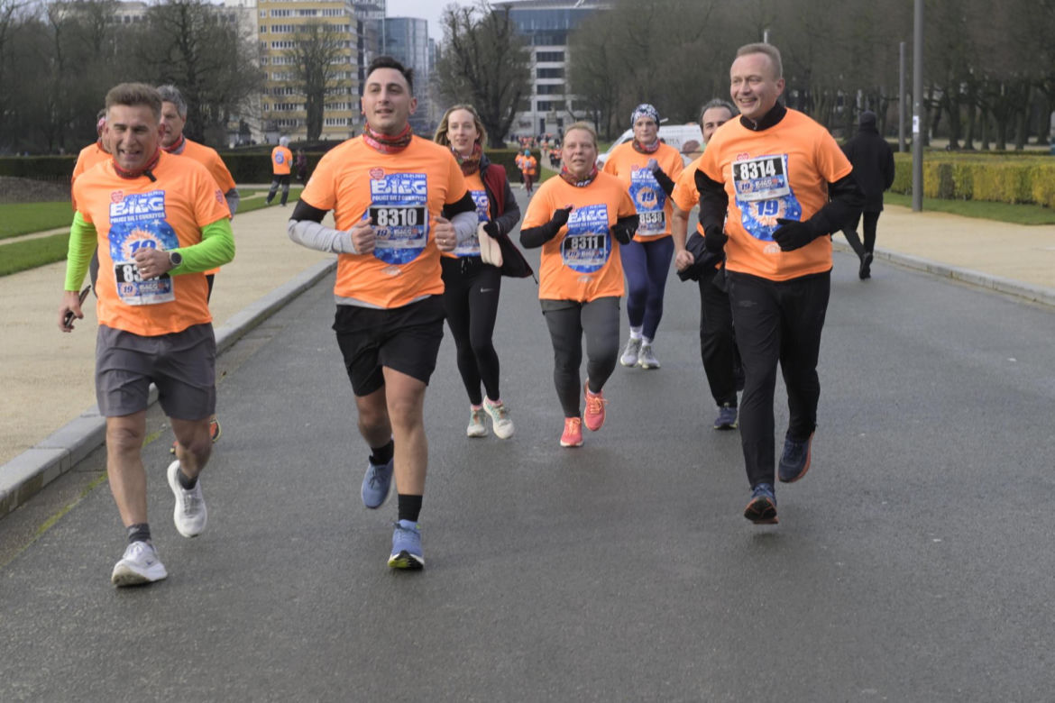 Belgia. Bieg w ramach 33. Finału Wielkiej Orkiestry Świątecznej Pomocy w Brukseli