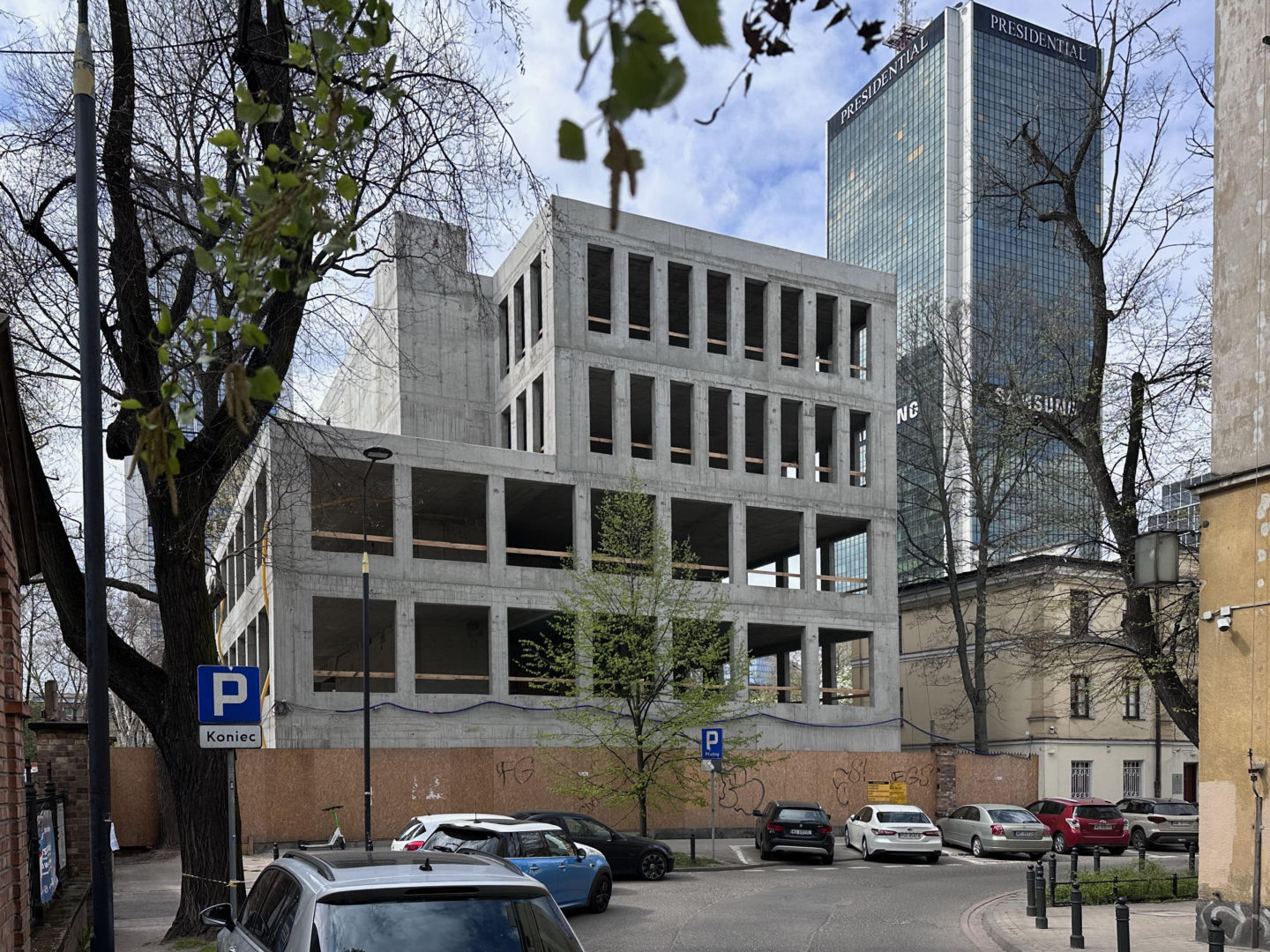 Plebania na zlikwidowanym cmentarzu Świętokrzyski w Warszawie