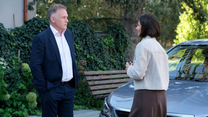 M jak miłość, odcinek 1905. Artur Rogowski (Robert Moskwa), Agnes (Amanda Mincewicz)