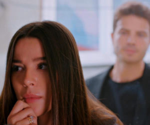 Miłość i nadzieja, odcinek 350: Zeynep pozna historię kobiety, którą Ege obejmował w parku. Znowu zapragną być razem - ZDJĘCIA 