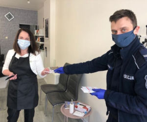 Słupsk: Co policjanci robili u fryzjera [ZDJĘCIA]