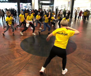 Flashmob w Manufakturze. Trenerzy z Łodzi chcą ratować branżę fitness