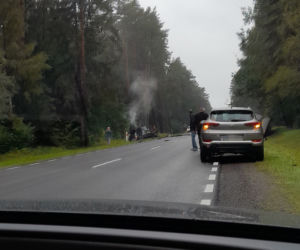 Wypadek na drodze krajowej nr 65 Białystok-Bobrowniki. Zginął kierowca i troje dzieci