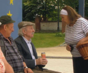 Ranczo 8 sezon odc. 99. Hadziuk (Bogdan Kalus), Solejuk (Sylwester Maciejewski), Stach Japycz (Franciszek Pieczka), Michałowa (Marta Lipińska)