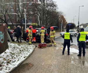 Wypadek na Maczka w Warszawie. Trzy osoby w szpitalu, ogromne utrudnienia w kierunku centrum.