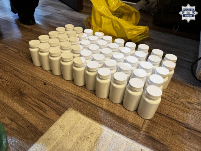 Handel nielegalnymi podróbkami leków