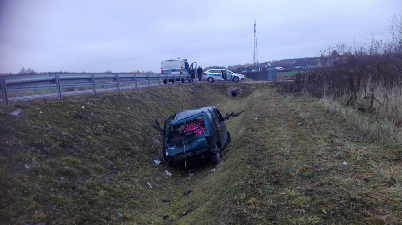 Jechał do pracy, miał ponad 4 PROMILE. Jego tico nie wyrobiło na zakręcie 