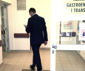 Premier drży o ojca