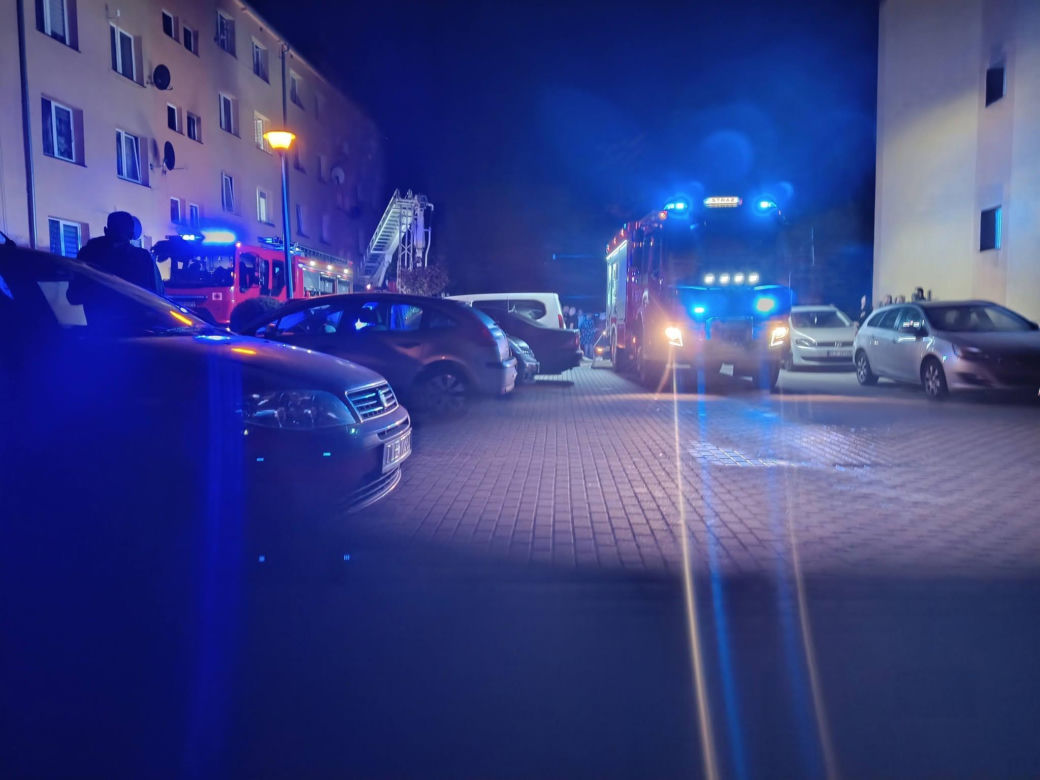 Dramatyczne sceny na Dolnym Śląsku. W pożarze mieszkania zginęła jedna osoba